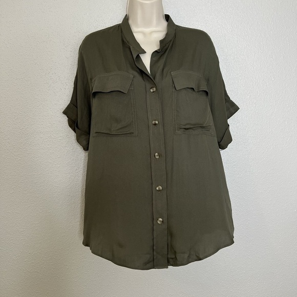 Chicos Rayon Olive Green Button Up Short Sleeved Shirt Sz 4 (20-22) - Picture 1 of 8